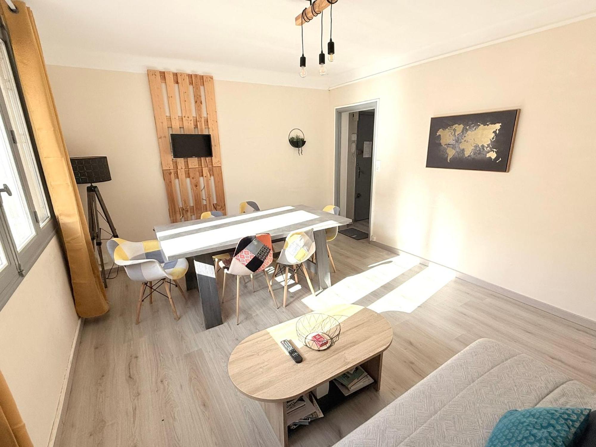 Les Arenes De Nimes - Centre Ville 10 Min Gare -Parking- 2 Chambres Bagian luar foto